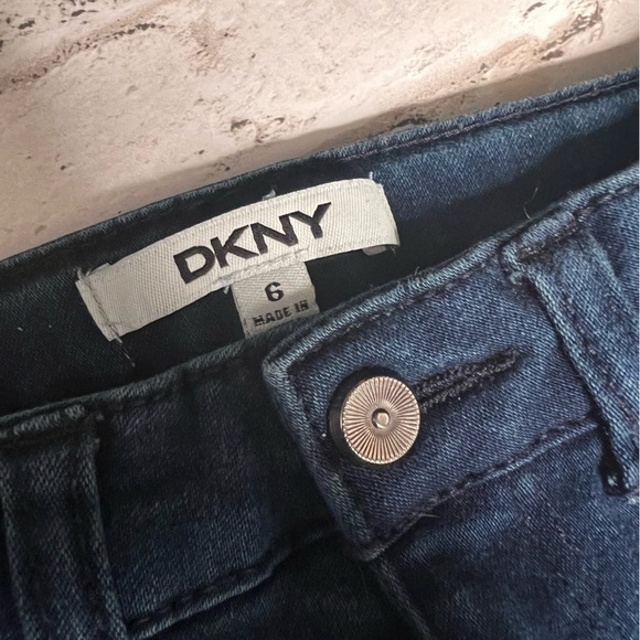 Girls DKNY Jegging Soft Stretch Jeans 6 Back to School Deals BUNDLE & Save - Picture 3 of 4